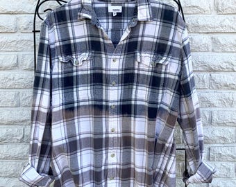 XL Cozy Bleached Flannel Fall Bonfires Pumpkin Patch Outings Autumn Hayrides Distressed Flannel Shirt Dipped and Splattered Size X-Large