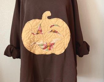 3 XL Vintage Quilt Pumpkin Patch Sweatshirt Oversized Fall Halloween Sweatshirt Pumpkin Appliqué Jack O Lantern Winking Pumpkin Face XXXL