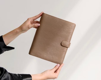 Agenda A5 «Mocha Brown» | personalizable | made of vegan leather | Organizer A5 refillable | Ring Binder Planner