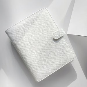 Pasta A5 personalizável "Marfim" | Organizador A5 com argolas douradas ou prateadas, pasta de argolas em couro vegano, agenda para recarga
