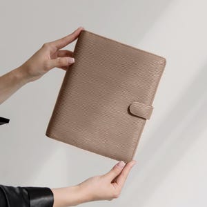 Pasta A5 «Mocha Castanho» personalizável | Planejador de compromissos, planejador de anéis em couro vegano, organizador A5 para reabastecimento