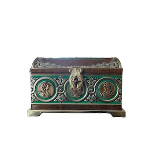 Harry Vincent Blue Bird Toffee Tin