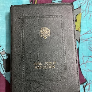 Girl Scouts Handbook For The Intermediate Program Rare Vintage Book 1942 Hardcover Leather Jacket