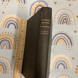 1947 „GENTLEMAN'S AGREEMENT“ von LAURA Hobson. Erste Ausgabe. Seltenes Hardcover-Buch. [Gut].