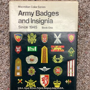 Vintage Army Badges & Insignia Book: Military History, 1975 First Edition