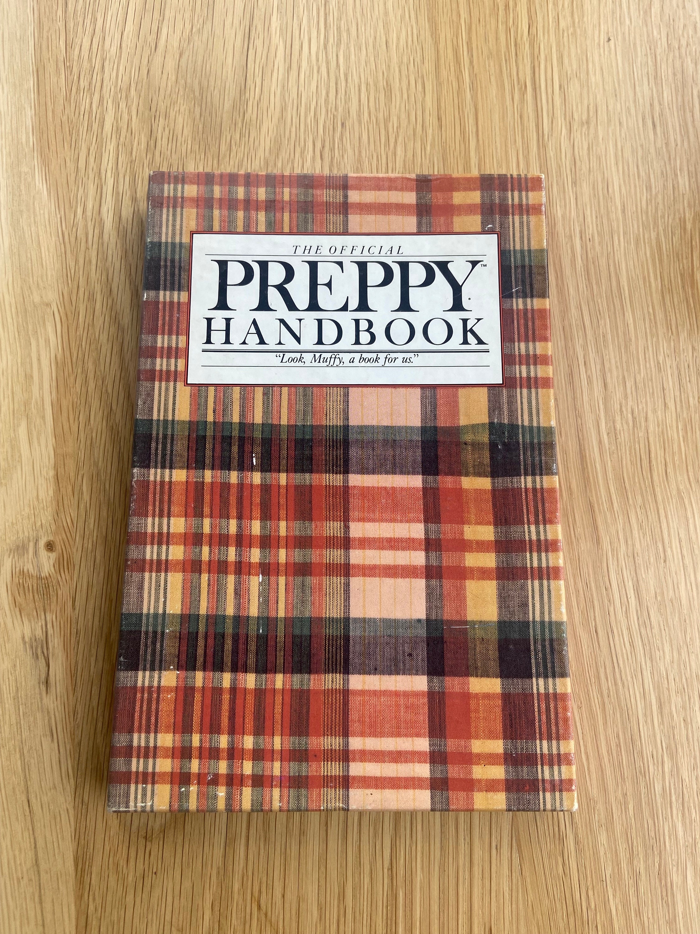 The Official Preppy Handbook: Lisa Birnbach: 9780894801402
