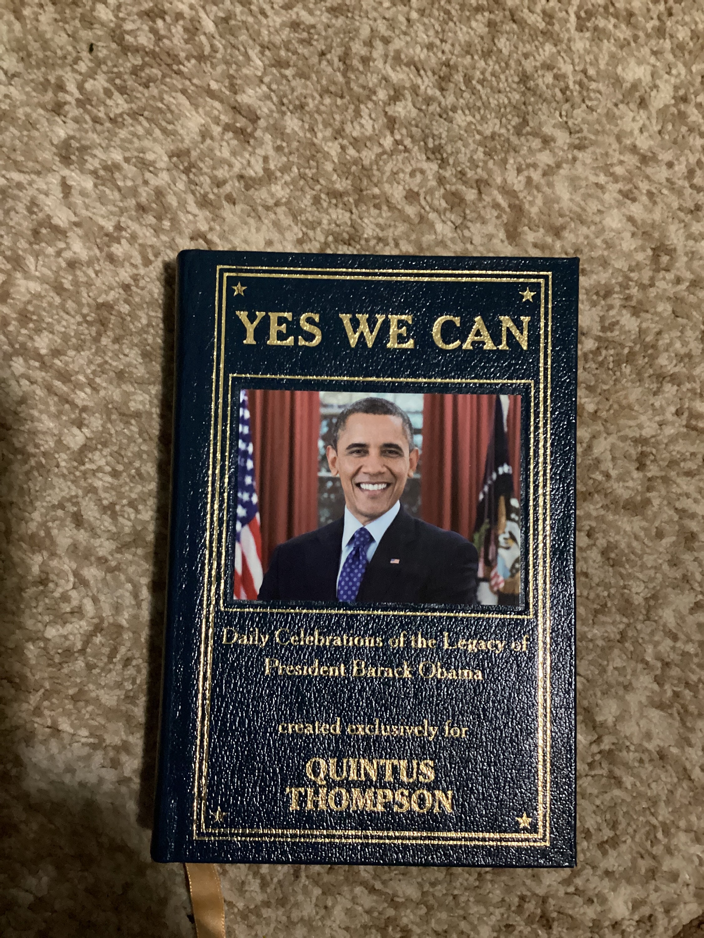 バラクオバマページ バラク・オバマ「Yes We Can」コレクターズブック：金箔押しレザー
