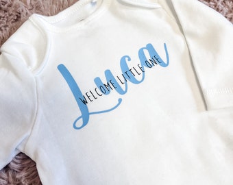 Babybody personalisiert mit Namen | Bodysuit | Baby | Schwangerschaft | Geschenk | Geschenk Baby | welcome little one