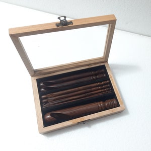 Uncinetti in palissandro, set da quindici in legno d'acero, scatola a tre scomparti, uncinetti dall'aspetto gradevole, da 3,5 mm a 25 mm, ferri da maglia