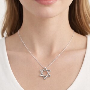 Collar con colgante de la Estrella de David en plata de ley imagen 3