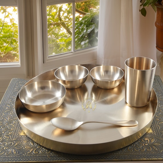 金色と銀色のディナー皿セット Kansa Thaliセット、ブロンズThaliセット、食器セット、ブロンズ
