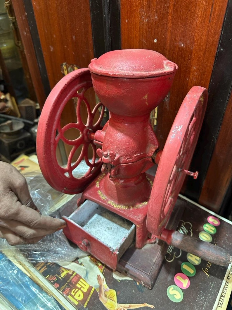 Vintage Cast Iron Coffee Grinder | Hand Crank Manual Coffee Mill ...