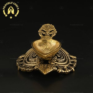 Brass Aarti Diya with Carved Base for Pooja, Decorative Oil Lamp, Kerala Deepam, Indian Handicraft to Buy Online