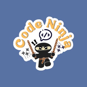 Pode incluir: Um ninja de desenho animado segurando duas espadas com o texto "Code Ninja" em laranja e branco ao redor da imagem. O ninja está usando uma máscara preta e tem um balão de fala acima de sua cabeça com o texto "</>" dentro.