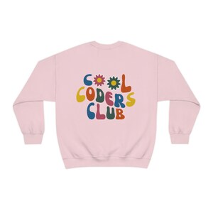 Sweat-shirts rétro pour développeurs, ingénieur logiciel, cadeau pour ingénieurs, chemise de débogage de codage de pirates informatiques, cadeaux de codeur de chemise de technologie nerd Light Pink