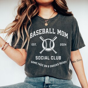 Personalized Baseball Mom Shirt Gift For Sport Moms,Custom Baseball T-Shirt For Baseball Mama,Baseball Game Crewneck,Sports Mom Game Day Tee