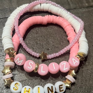 Conjunto de pulseras apilables con nombre personalizado: 3 pulseras a juego. Cualquier color que quieras. ¡El mejor regalo!