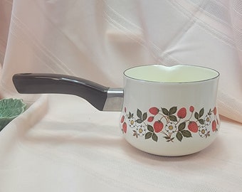 Vintage, Sheffield Enamelware, 1960's, Strawberries and Cream, Sause Pan with Pour Spout, Excellent Condition