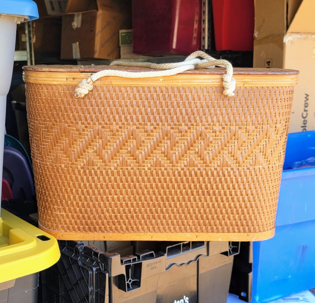 Retro Hawkeye Woven Picnic Basket Burlington Basket Company Etsy