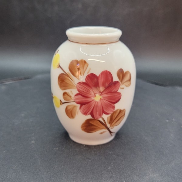 Lilien Porzellan Austria V Handgemalt Mini Floral 3" Vase Hand Painted