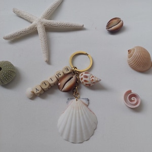 Personalized Sea Shell Key Chain, Customized Boho Summer Accessories, Natural Shell Key Chain