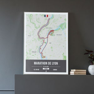 Plakat Maratonu Lyon do personalizacji - pomysł na prezent biegowy Run In Lyon 2023