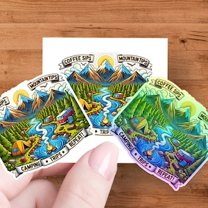 Camping Mountain Adventure Sticker, Natuurliefhebber Gestanste Sticker, Koffie Sips Trips Repeat, Outdoor Hiking Van Camping Scenery