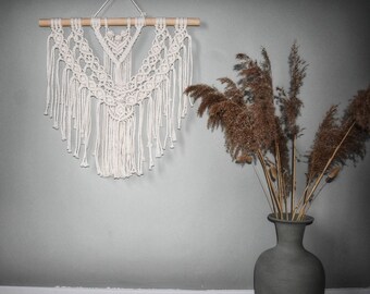 Macramé wall decoration