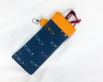 Padded eyeglass sleeve