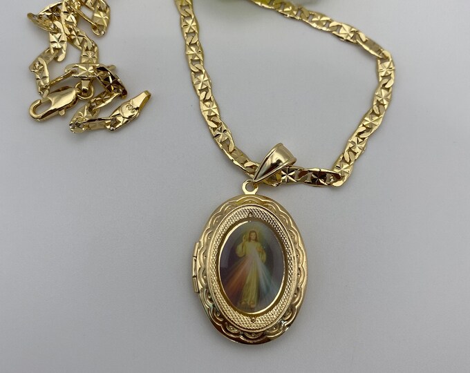 Sagrado Corazon De Jesus Locket Gold Plated 22