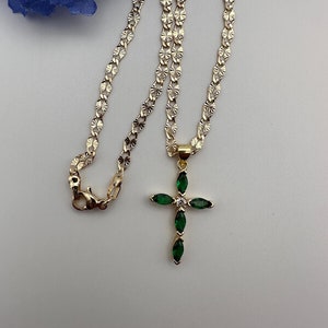 Green Small Cross Necklace 20&#39; Gold Plated 20&#39; Long- Cadena Cruz Verde oro Banado 20&#39;