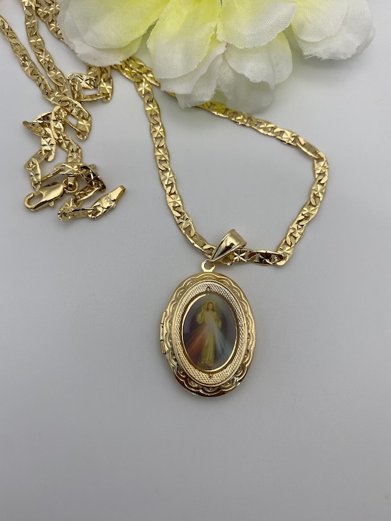 Jesus locket gold clearance