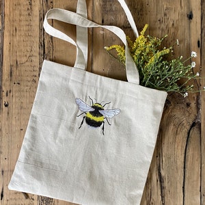 Canvas Tote Bag | Embroidery | Bee