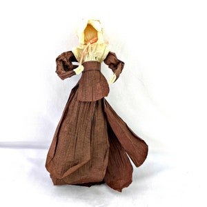 13&quot; Crepe Paper Female Pilgrim Thanksgiving Harvest Fall Decor Corn Husk