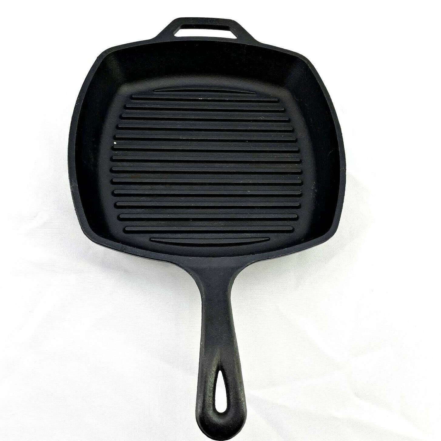 Lodge L8SGP3 10 1/2 x 10 1/2 Square Pre-Seasoned Cast Iron Grill Pan