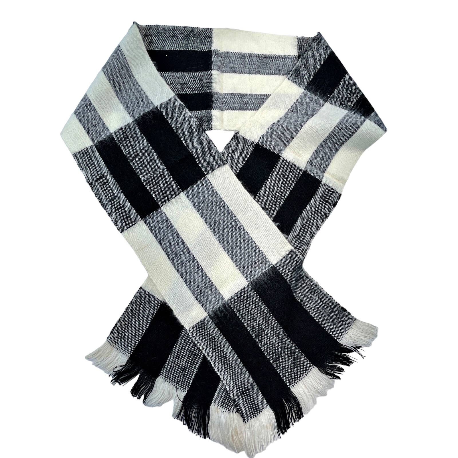Vintage EPATY SRL Handmade 100% Alpaca Peru Black White