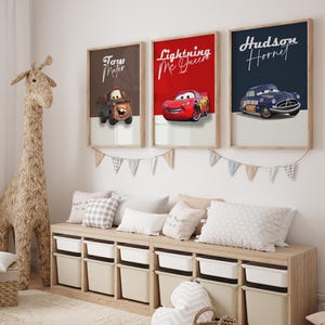 Set di 3 poster del film - Cars - Piston Cup - Disneyland Home - Piston Cup - Lightning Radiator Springs Poster,