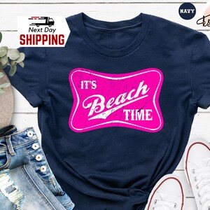 T-shirt C'est l'heure de la plage, chemise de plage d'été, t-shirt graphique de plage rétro, chemise de vacances pour femme et homme, cadeau pour amoureux de la plage, t-shirt Ocean Vibes