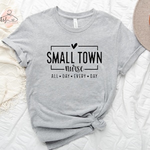 Kleinstadt Krankenschwester Shirt: ER Nurse Life Tee