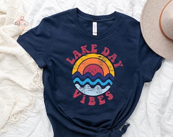 Lake Day Vibes Shirt: Retro Sommer Camping Tee