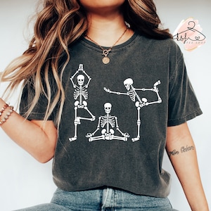 Comfort Colors® Skelett Yoga T-shirt, Skelett Shirt, Yoga Shirt, Workout, Yoga Liebhaber Shirt, Meditation Shirt, Yogi Shirt, lustiges Geschenk