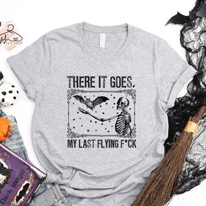 Funny Halloween T-Shirt: Spooky Skeleton & Bats Tee