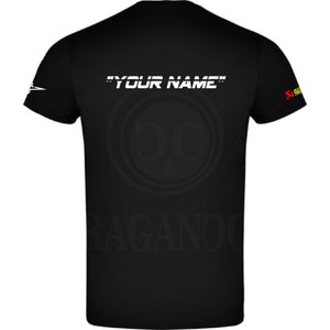 T-shirt noir Kawasa, pour homme ou femme, avec logos personnalisés du monde automobile. Prénom personnalisé au dos au choix. image 2