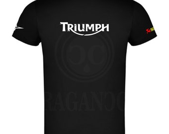 T-shirt noir Trium, pour homme ou femme, avec logos personnalisés du monde automobile. Nom personnalisé sur l'épaule au choix.