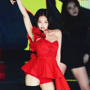 Jennie Solo Remix Edit!!!❤️❤️ | Red dress outfit, Blackpink fashion,  Aesthetic movies