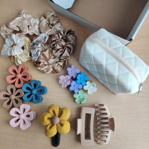 Hair Accessories Gift Box, Claw Clip, Hair Ties, Flower Clips
