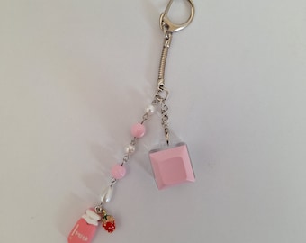 Erdbeermilch Keycap Schlüsselanhänger, Fidget Schlüsselanhänger, Cremige Tastenkappe, Ästhetischen Schlüsselanhänger, Gamer PC, Geschenke für Gamer, Cute Pink