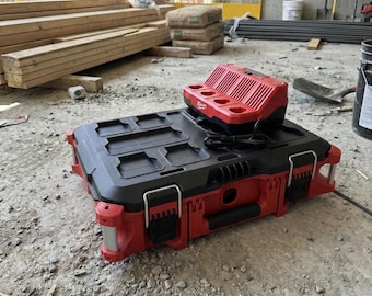 Soporte para cargador Milwaukee M12 Packout - Milwaukee Hackout