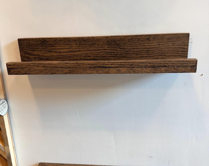 Simple reversible shelf