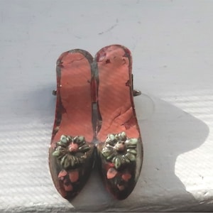 Original Vintage Unsigned Pair of Slippers Shoes Brooch 1920s Rare Figural Carved Celluloid Early Plastic Whimsical Flapper Pin